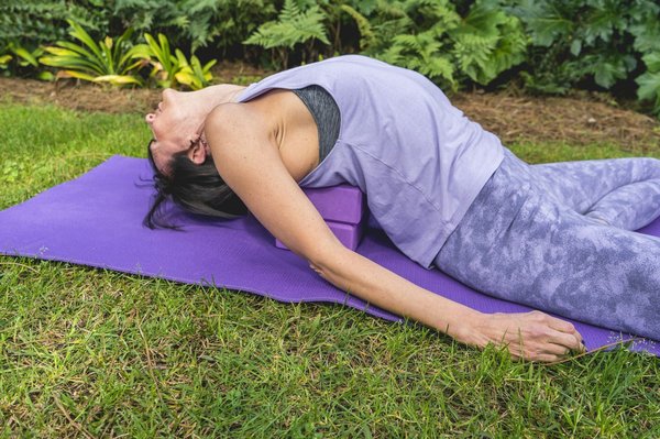 7 exercices pour dire adieu au mal de dos et aider votre posture